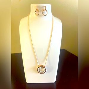 Accessories set, pendant necklace and dangle earrings, rose gold color